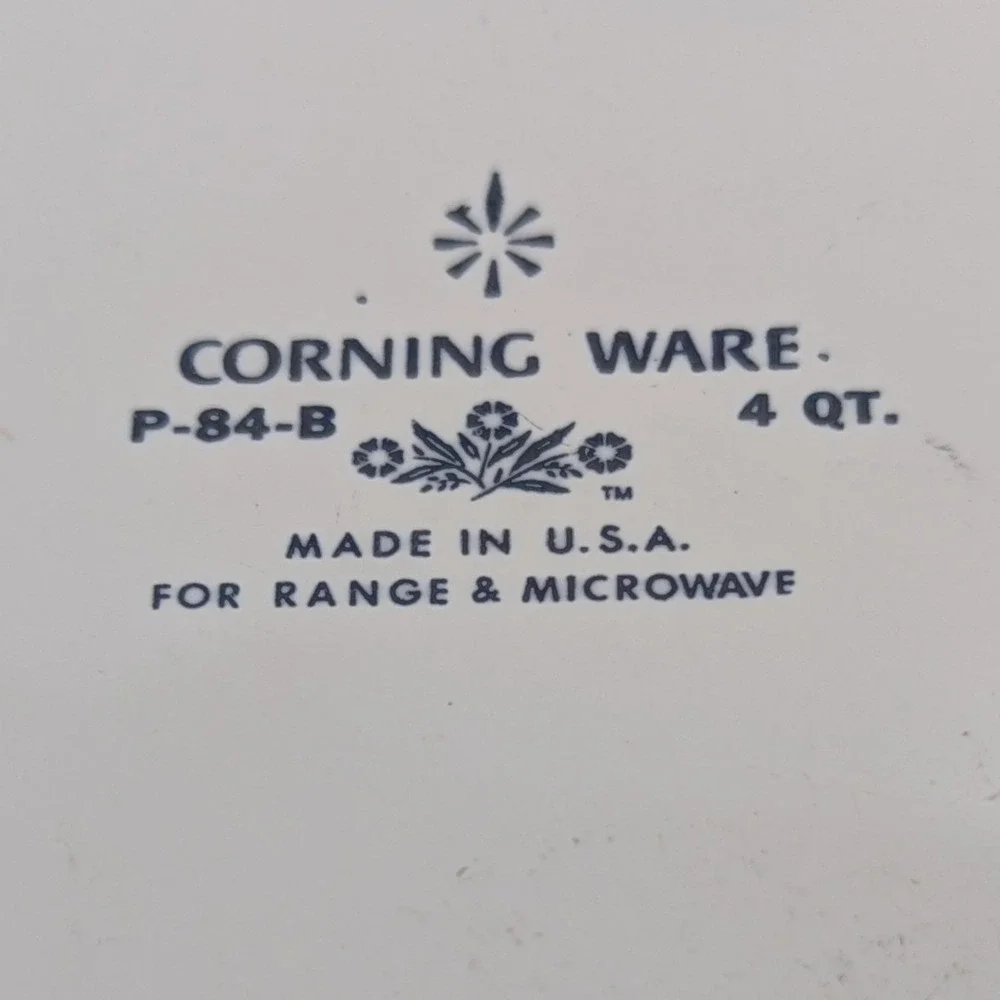 Vintage Casserole Dish 4 qt White Cornflower Blue Corning Ware Lid